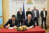 Bulgarian passenger rail contract signing (Image Ministry of Transport)