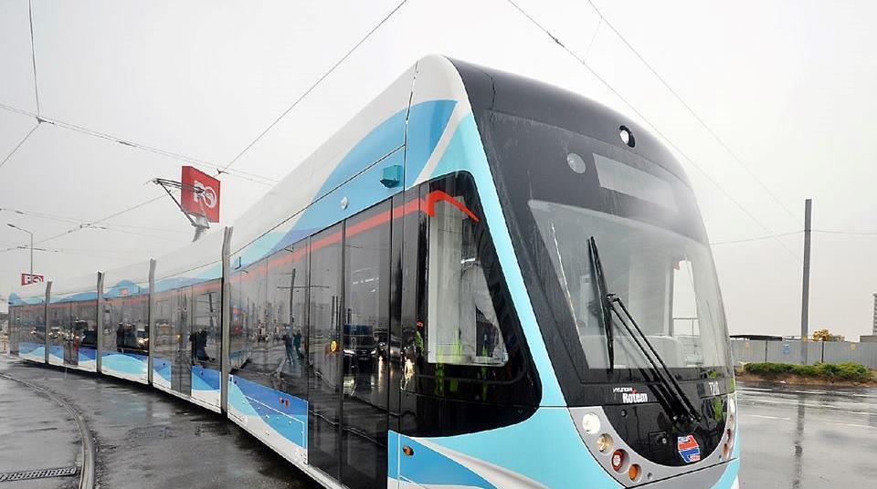 Izmir trams start test running | News | Railway Gazette International