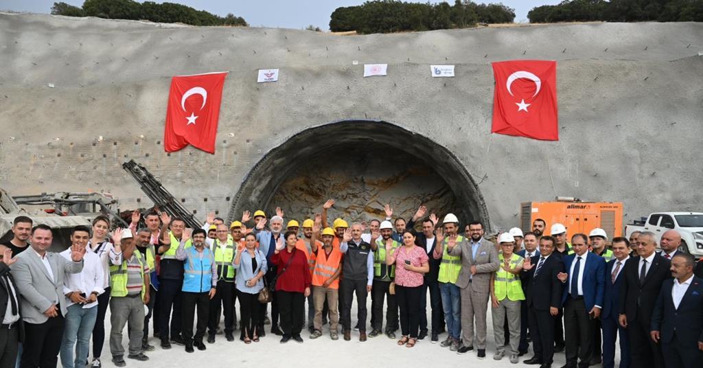 Turkey: Ankara keeps rail funds flowing