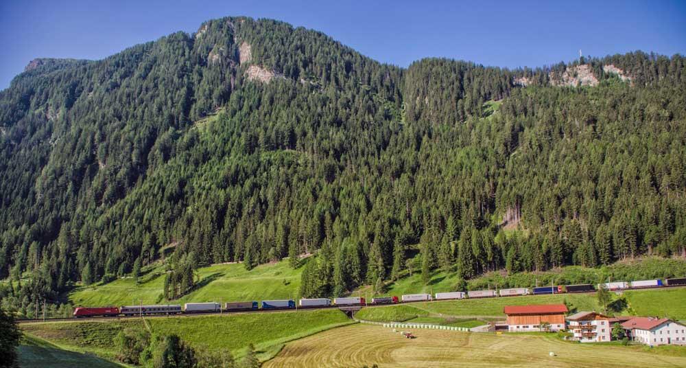 Europe: Alpine approach routes lag behind base tunnels | In depth ...