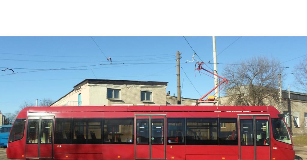 Single-section tram on test | News | Railway Gazette