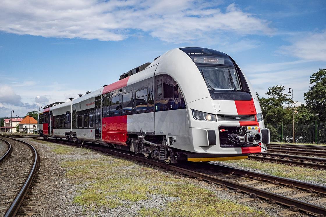 ČD orders 30 more RegioFox DMUs | News | Railway Gazette International