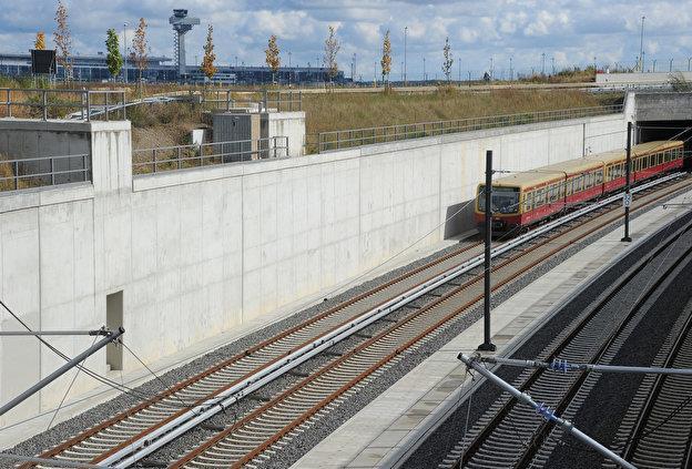 Berlin SBahn extended to BER airport News Railway