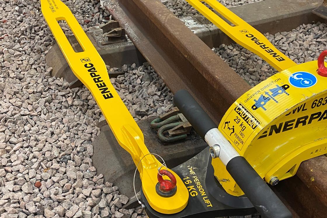 Lightweight rail stressing kit gets Network Rail approval Rail