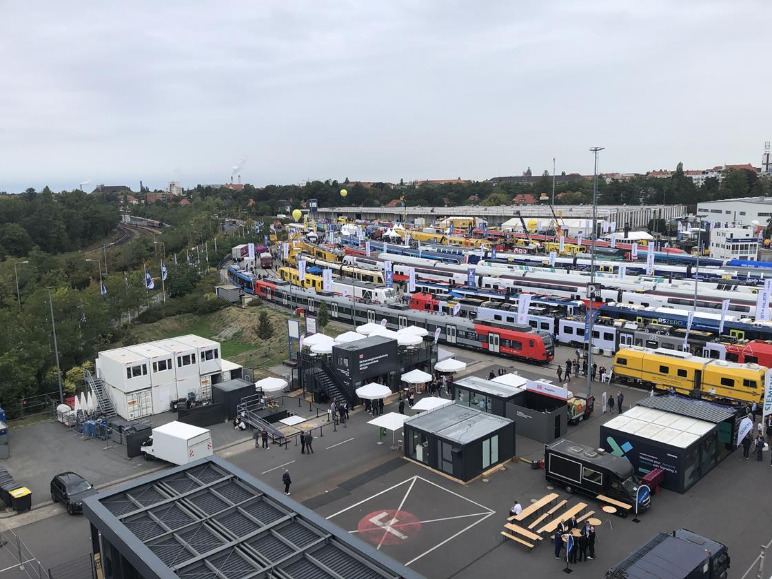 Panasonic shows a complete platform door system News Railway