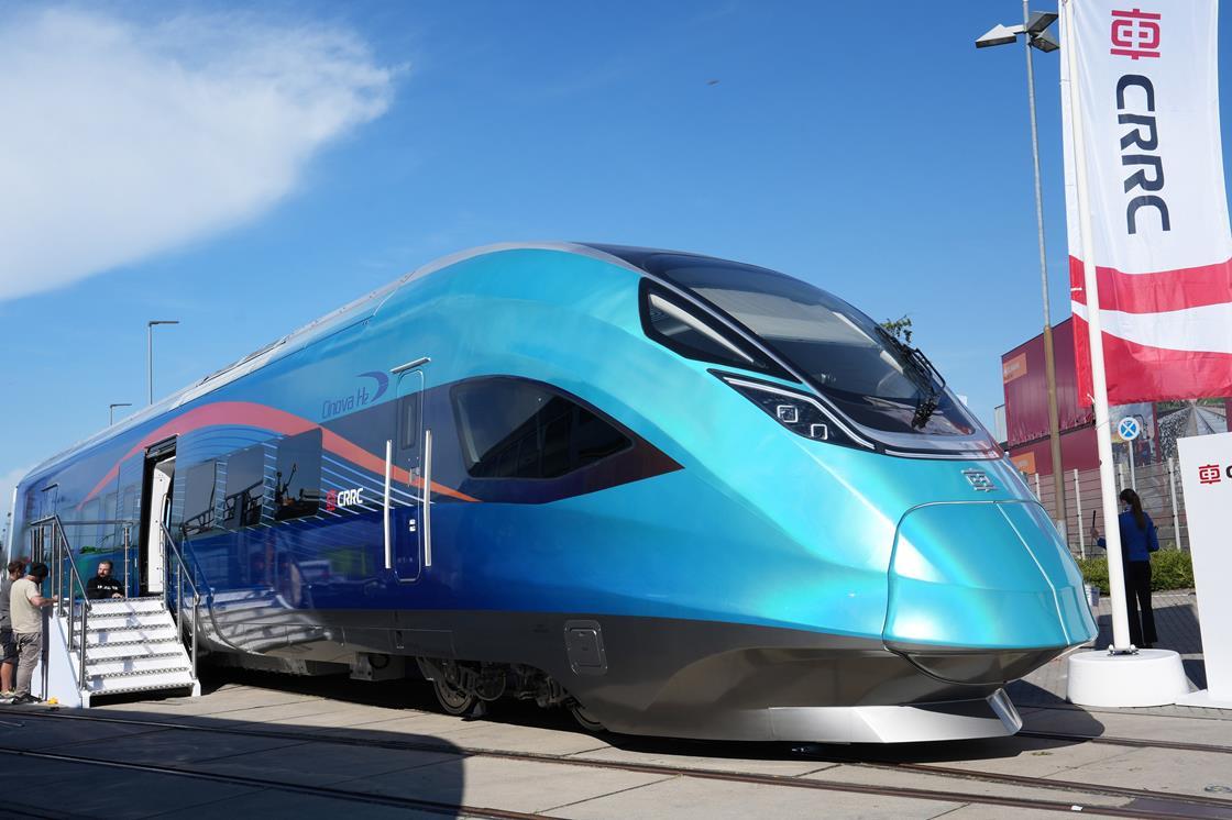 CRRC Unveils Cinova H2 New Energy Intelligent Intercity Train: A Leap Towards Sustainable Rail Transit