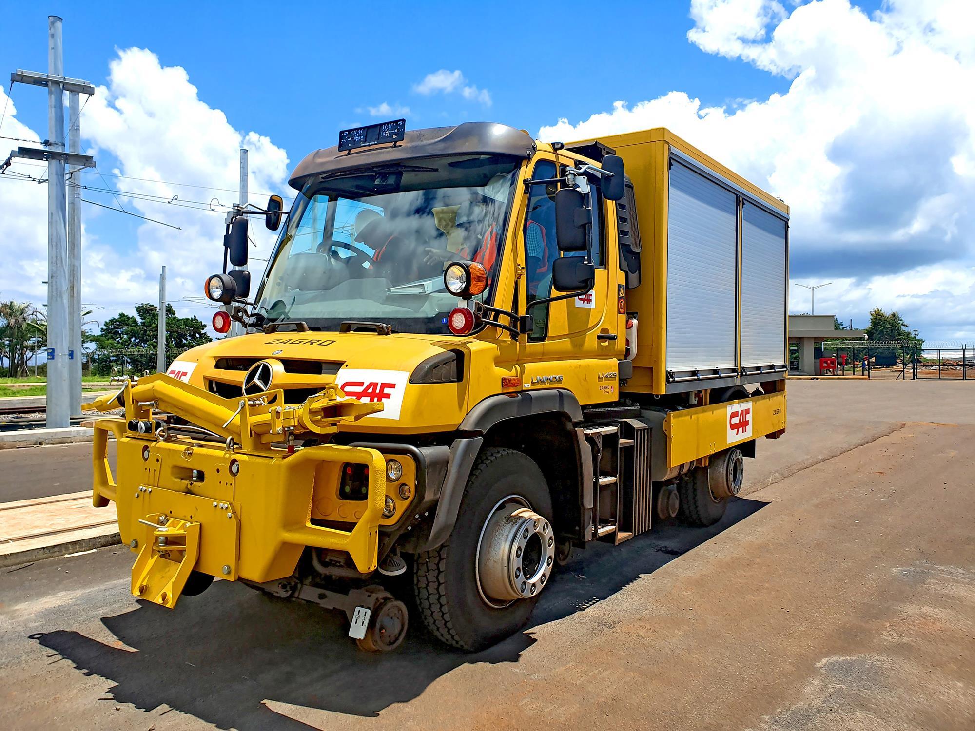 Mauritius light rail road-rail fleet delivered | Urban news | Railway ...