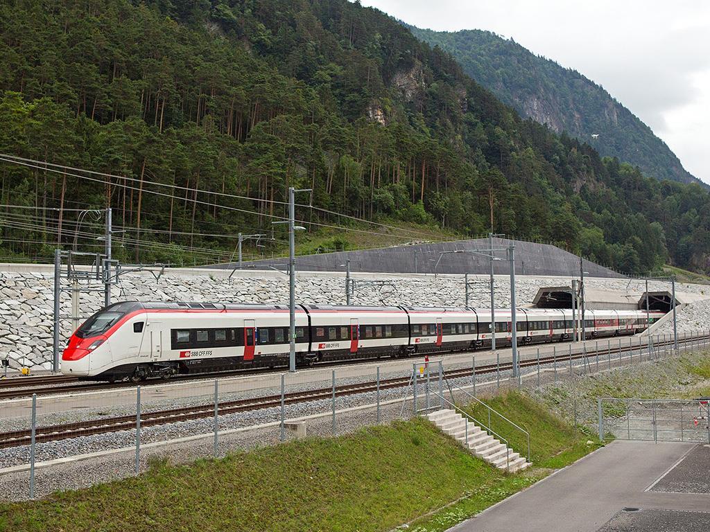First Giruno Runs Through The Gotthard Base Tunnel News Railway Gazette International