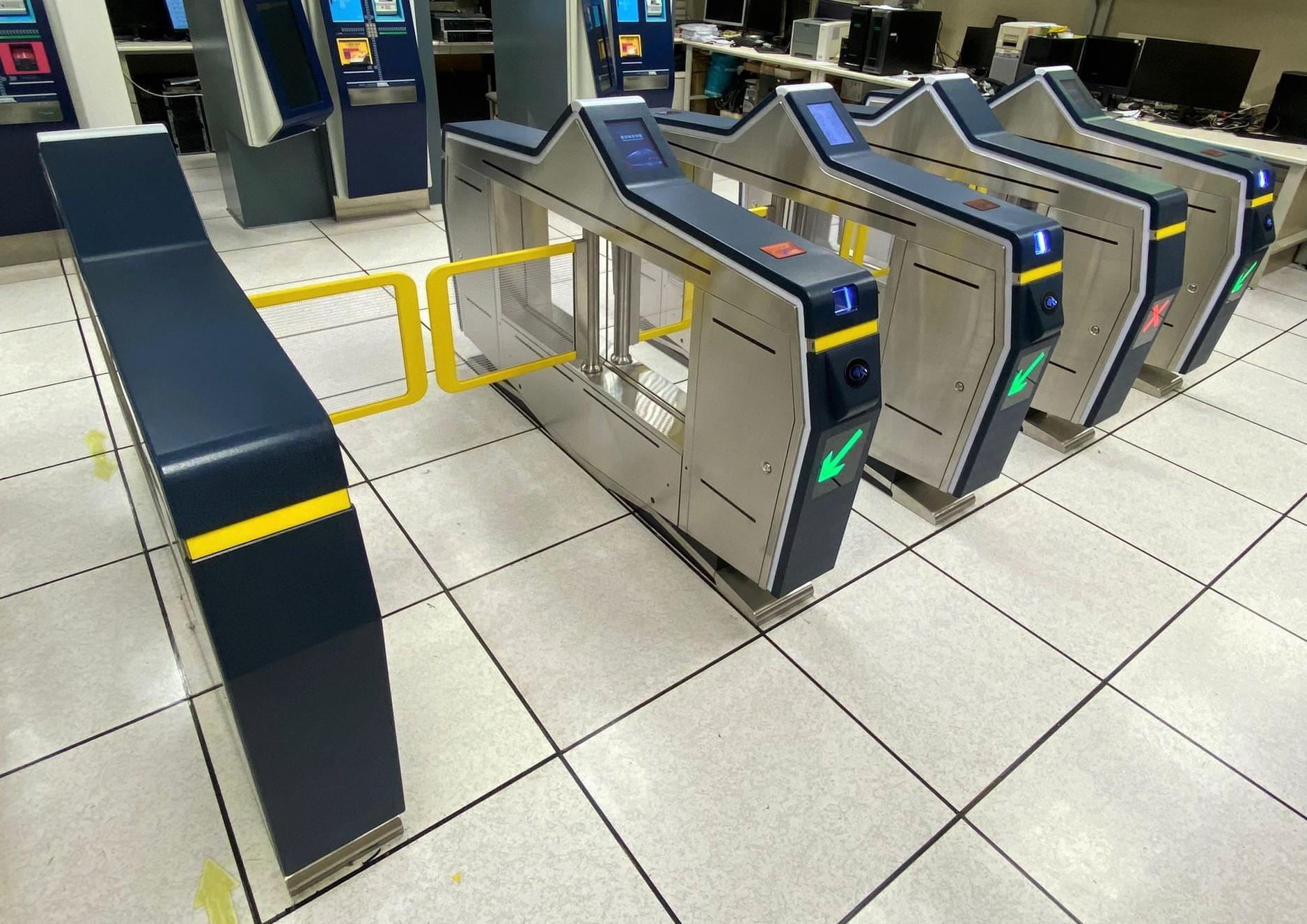 Hong Kong ticket gates modernised ahead of contactless launch | Metro  Report International | Railway Gazette International