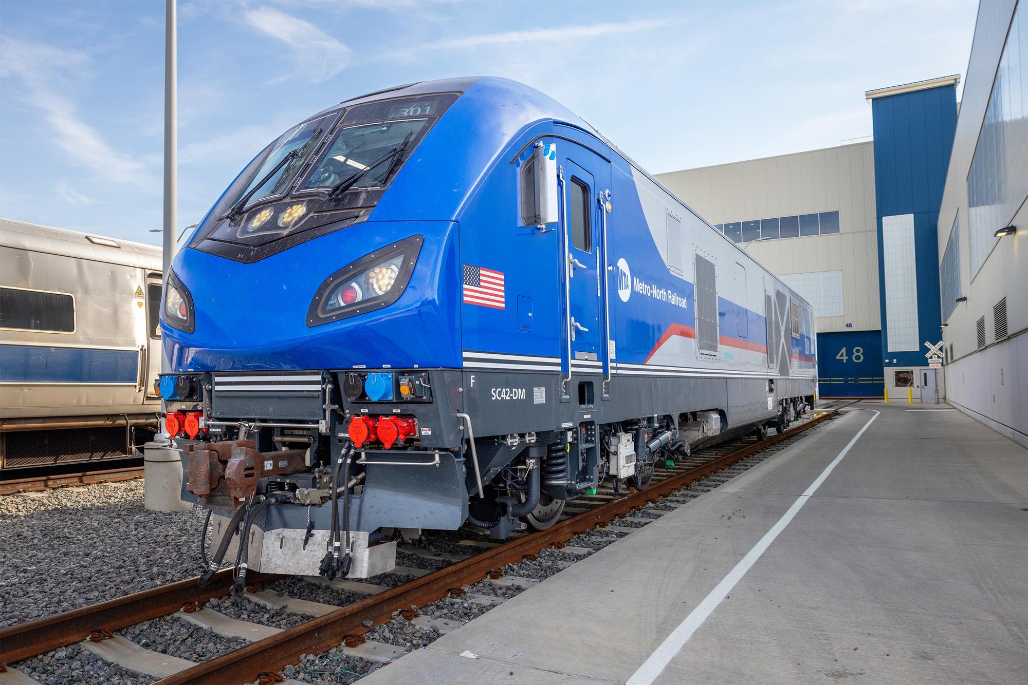 Battery-electric locos ordered for Metro-North Railroad
