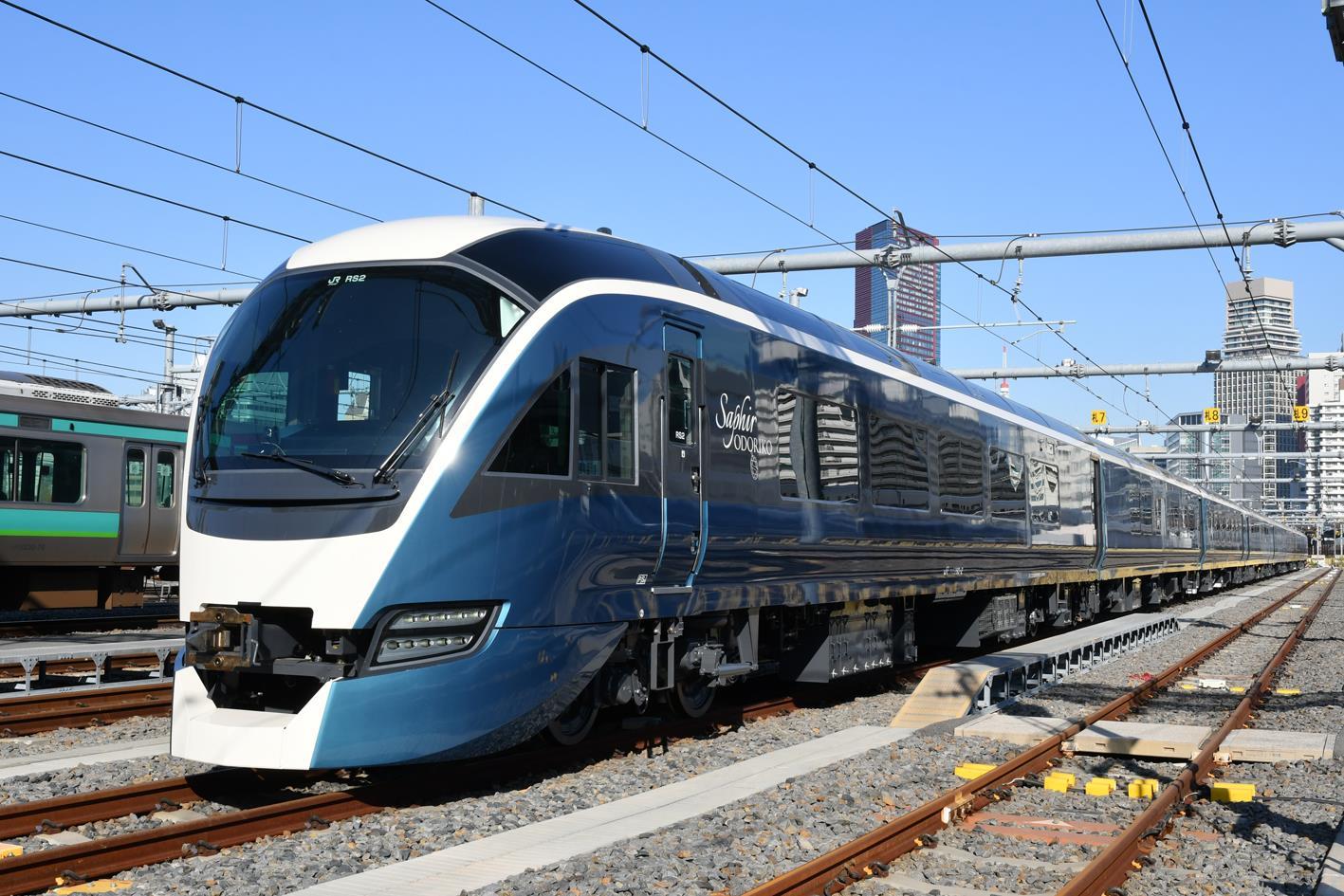 JR East tests Saphir Odoriko luxury EMUs | News | Railway