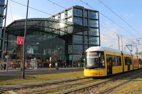 de-berlin-M10-tram-Hbf-CJ