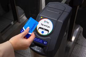 Oyster card reader (Photop TfL)