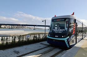 tr Istanbul Golden Horn tramway (1)
