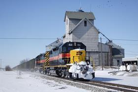 us Iowa Interstate Railroad train in snow (Photo Erik Rasmussen)