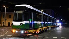 Graz Flexity tram delivery (Photo Holding Graz, Watzinger)