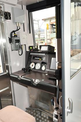 jp-Hokkaido-Series-737-cab_6799-AN