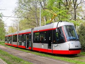 tn_cz-praha_modernised_14T_tram_4.jpg