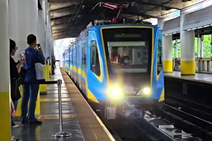 Manila MRT3 Dalian trains (image DoTr) (1)