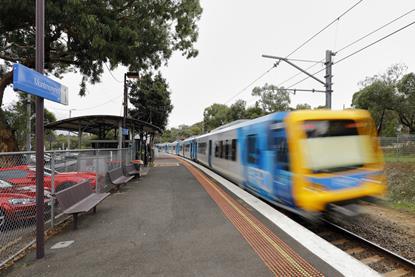 au Melbourne MTM Montmorency station