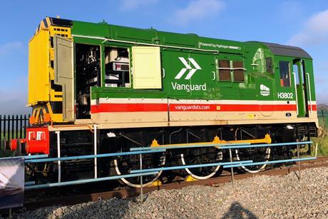 gb-Vanguard HydroShunter in the sun at Tuxford-NK