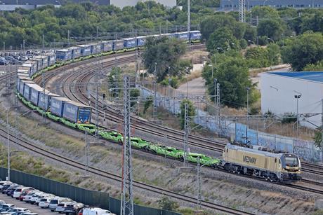 es-first Spanish rolling mway test run Madrid-Mariano Alvaro Navarro
