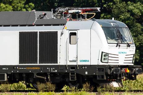 Akiem has become the launch customer for an electric-battery bi-mode version of Siemens Mobility’s Vectron locomotive