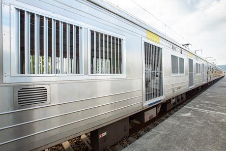 Korea Railroad Research Institute has developed a train which can remove fine dust from metro tunnels to improve the air quality for passengers.