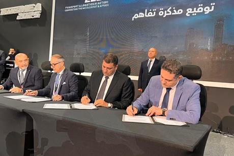 Alexandria tramway contratct signing (Photo Hitachi)