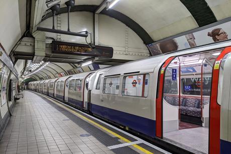 London Underground Bakerloo Line train (2)