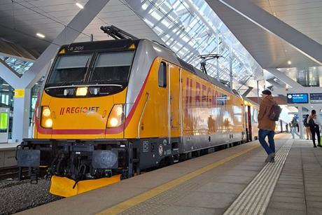 RegioJet launched Warszawa Poznan service (image RegioJet)