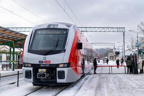 Lithuanian battery-electric trainset unveiled (image LTG Link) (2)