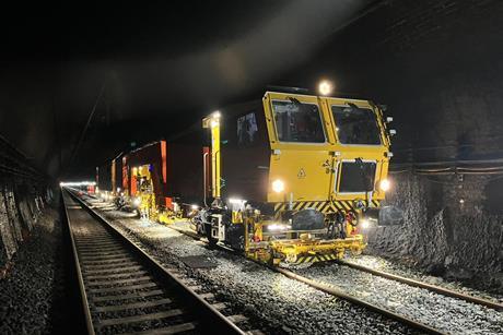 Tamping machine at work (Photo SWR)