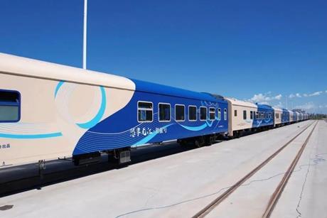 YINLV tourist train (Photo CRRC)