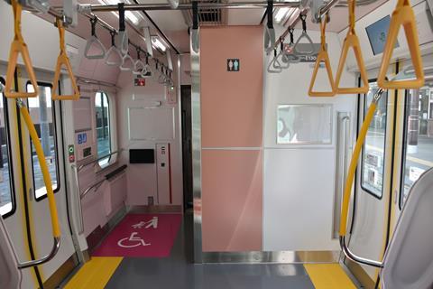 jp-jreast-E131-600-interior5-KMiura