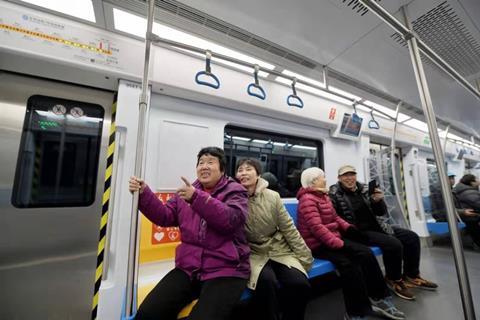cn-beijing-Line7-passengers