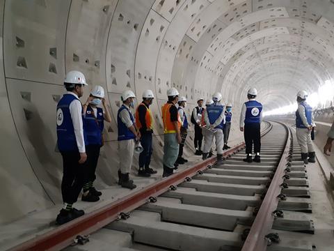 vn Ho Chin Minh City metro Line 1 Hitachi train delivery (1)