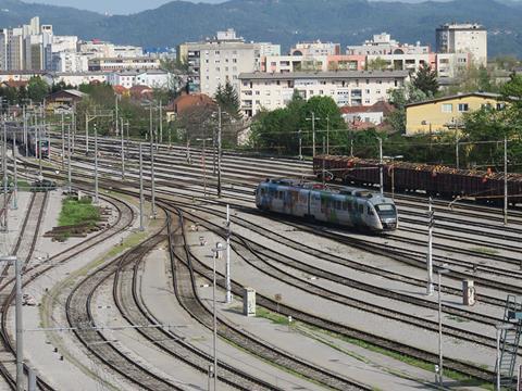 tn_si-ljubljana-yard-desiro.jpg