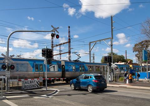 au-melbourne-glenhuntley-crossing-barriers