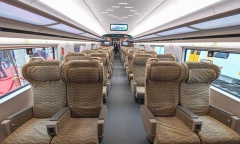cn-crrc-gaugechange-train-seats