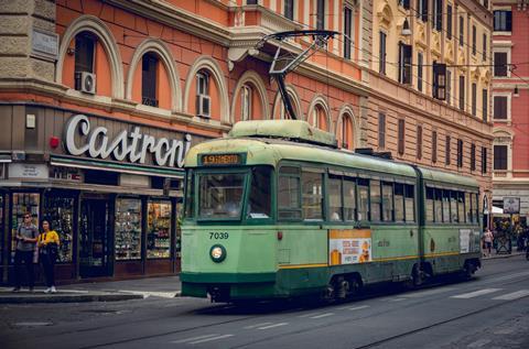 Roma tram