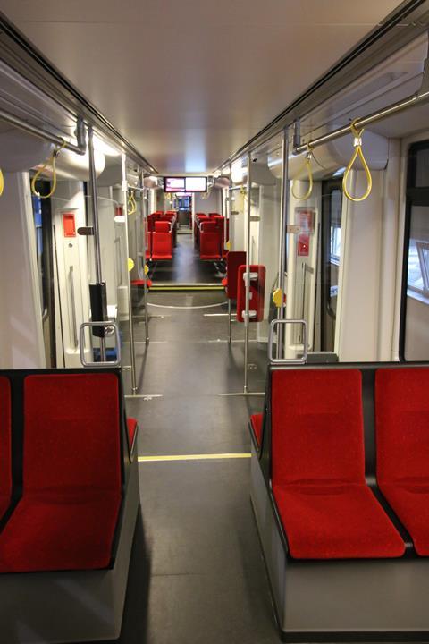 de Karlsruhe Bombardier Flexity tram-train interior
