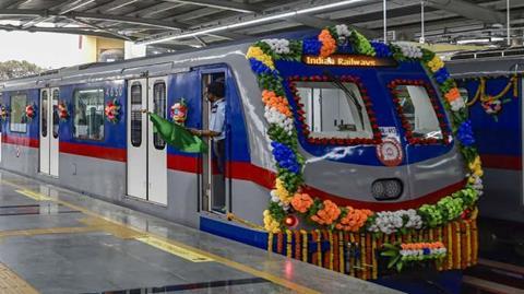 in-kolkata-line1-inaugural-train-dakshineswar-2102222