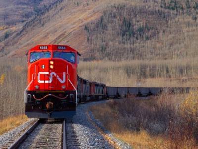 CN train (Photo: CN).