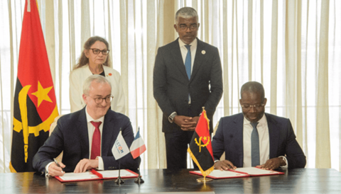 Angola_assina_com_Alstom_ (Photo Ministry of Transport)