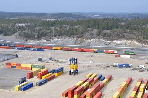Containerships' first train arrives at Norvik harbour