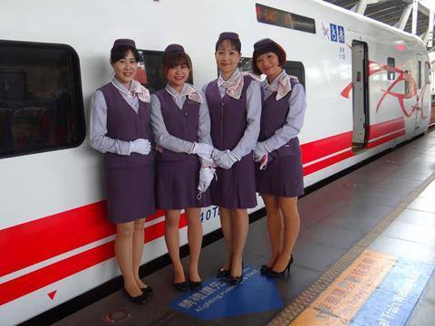 tw-tra-southlink-first-train-hostesses-pingtung-201219