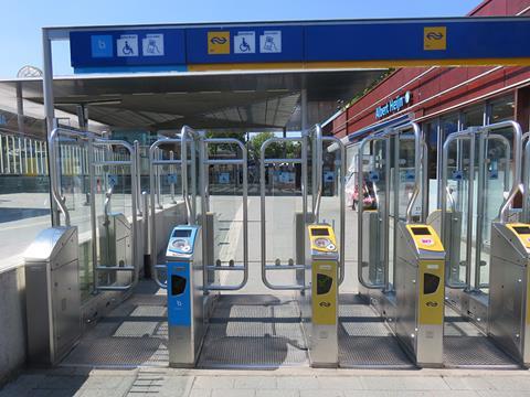 Dutch station gateline