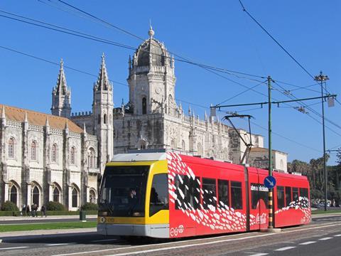Lisboa light rail vehicle.