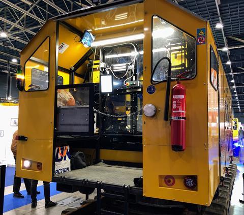nl-Trackbot on show at RailTech Europe-NK (2)